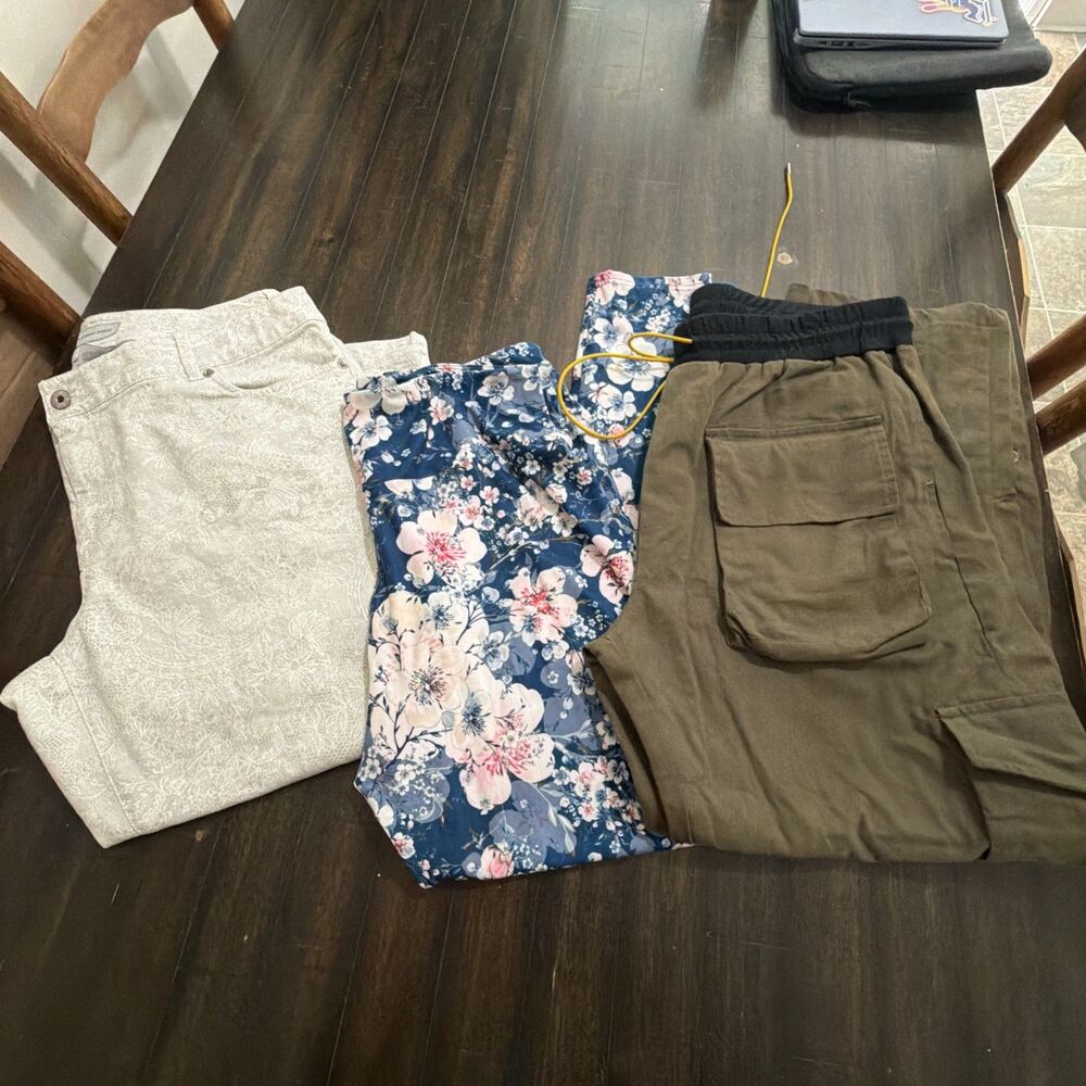 Lot Of 3 Pairs Women's Pants Chcos Women's Size 3, Leggings XXL-3XL, Mnei XXL